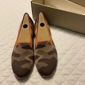 Rothy’s NWT brown camo loafers